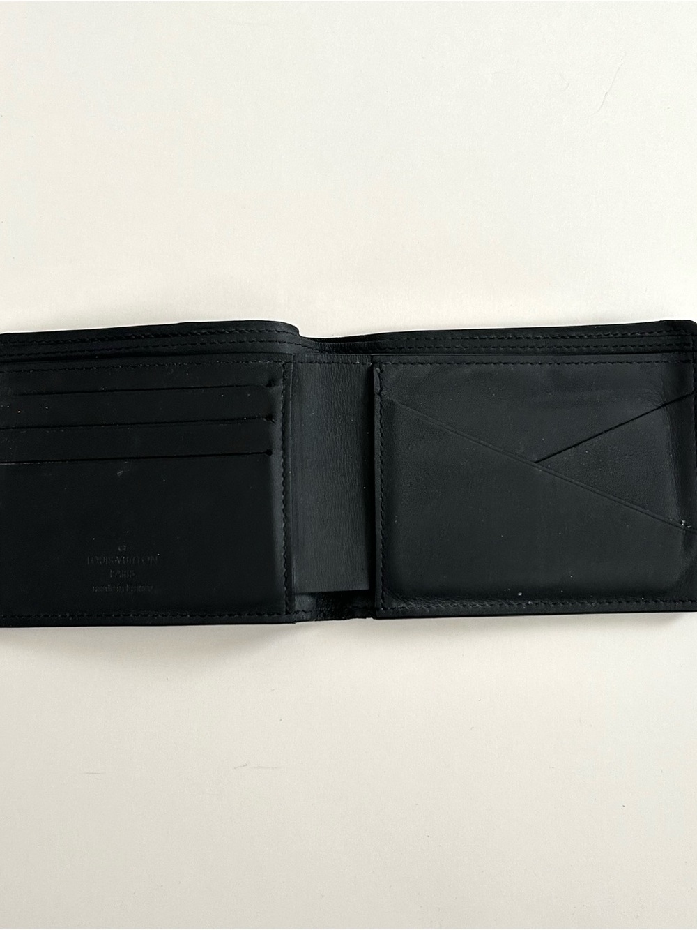 Louis Vuitton Men's Black Leather Multiple Wallet - Picture 5 of 11